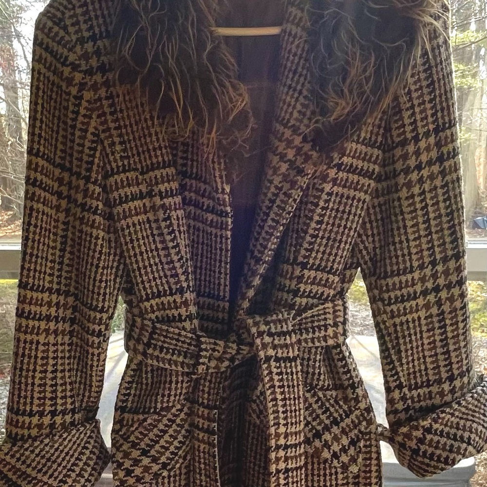 Women’s winter coat with fur coallar